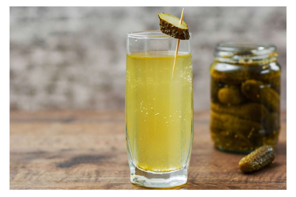 Water content in the pickle juice aids you lose weight