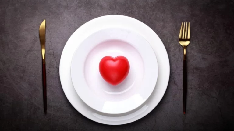 Valentine’s Day 2023: Tips for a HEALTHY Valentine’s Day!