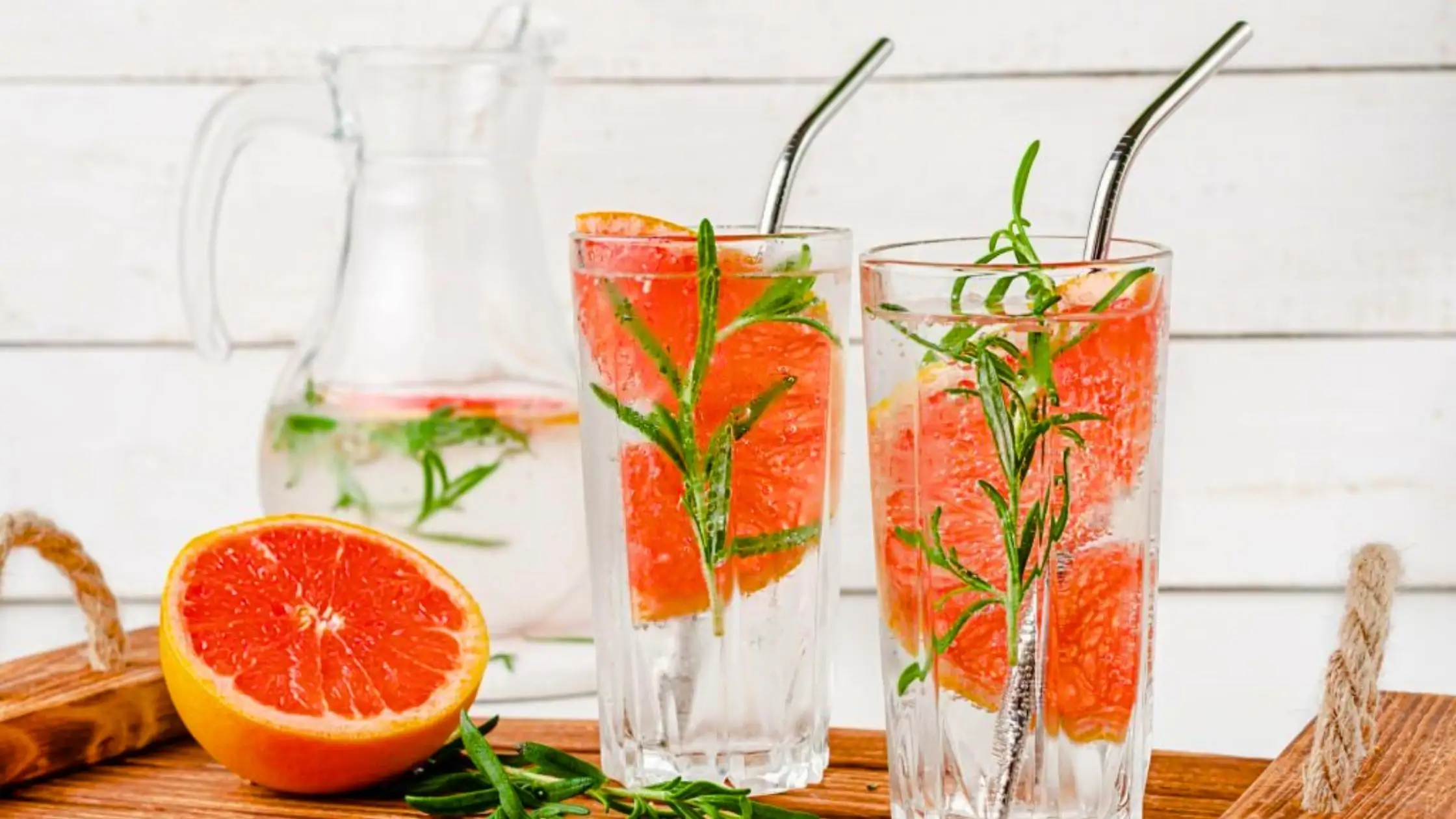 Grapefruit Detox Water for Weight Loss