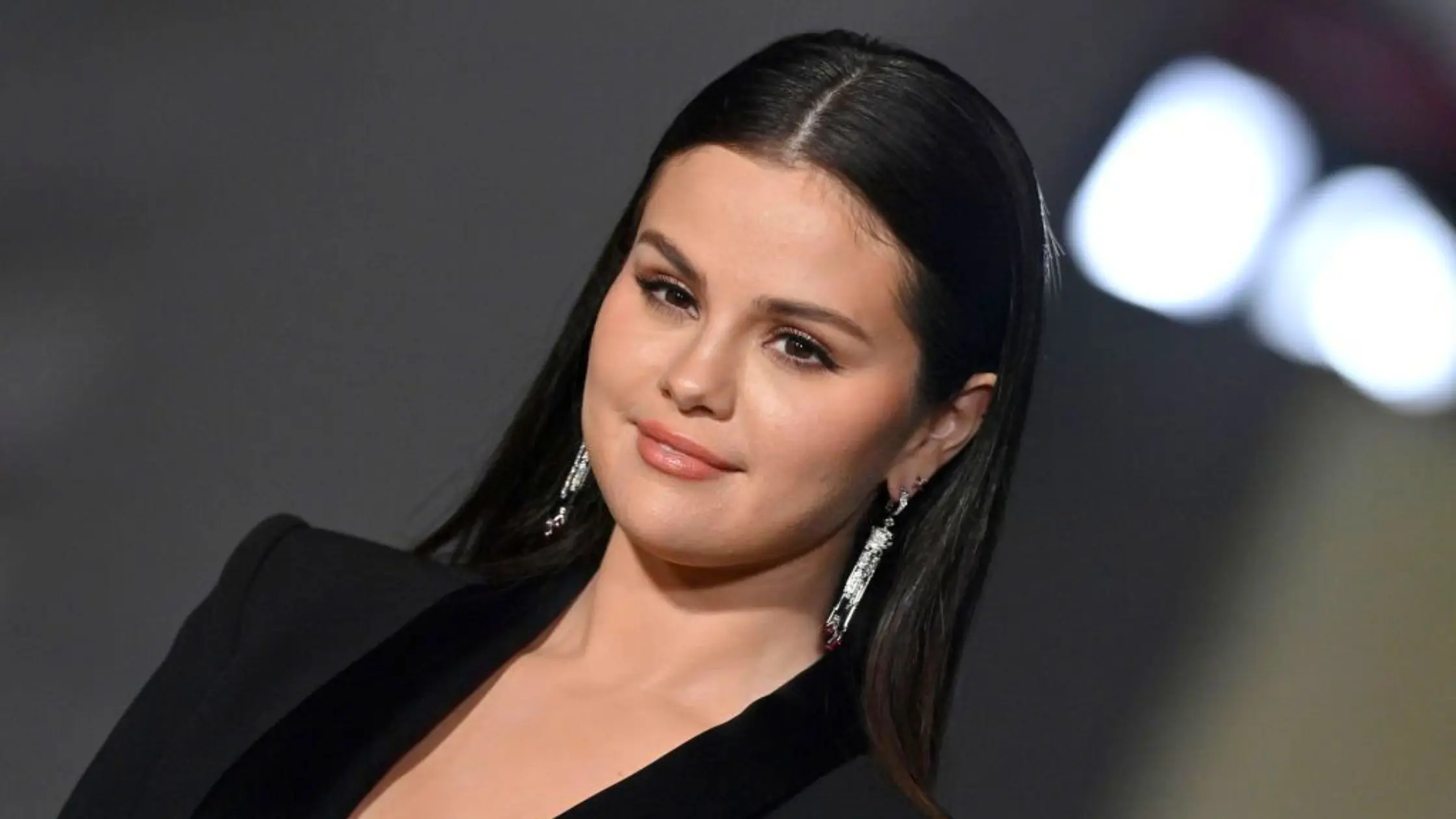 Selena Gomez Admits To Being Emotional